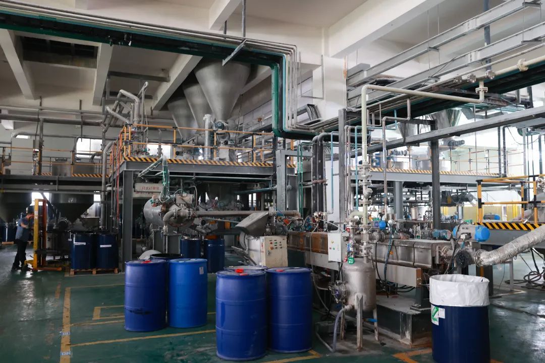 最美生产线 | 走进上海回天 新材料浪潮中的精密“化”语